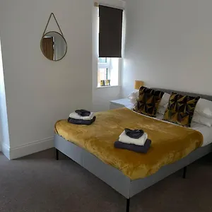Apartment Centre Duplex Sleeps 4 #h9