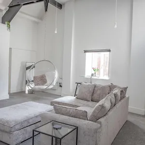 Apartment #5 Grimston St Near Hull New Theatre And Connexin Live